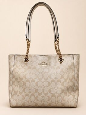 Coach Cammie Chain Tote in Signature Canvas